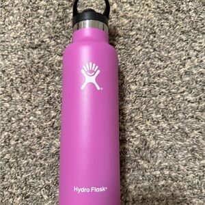 Hydro Flask Magenta Bottle